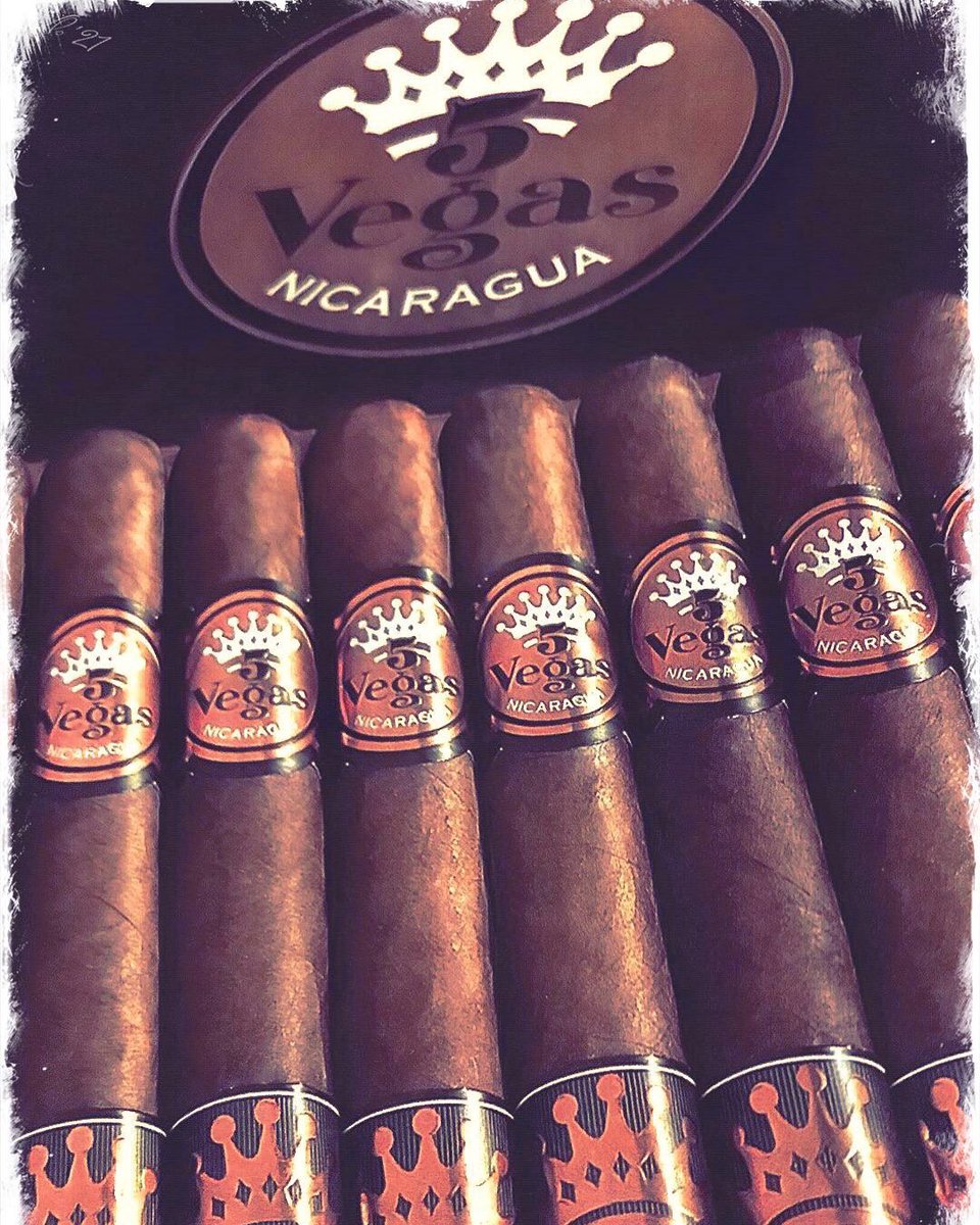 AnnapolisAsh's tweet photo. The 5 Vegas Nicaragua cigars have become a favorite of the 5 Vegas family. #5vegascigars #5vegasnicaragua #cigarsinternational #annapolisashtalk #cigarsofinstagram #cigardaily #cigarsdailynation #botl #sotl #cigarphotography #cigarlife #cigarphotos #cigarphoto https://t.co/1ne55gjoG6