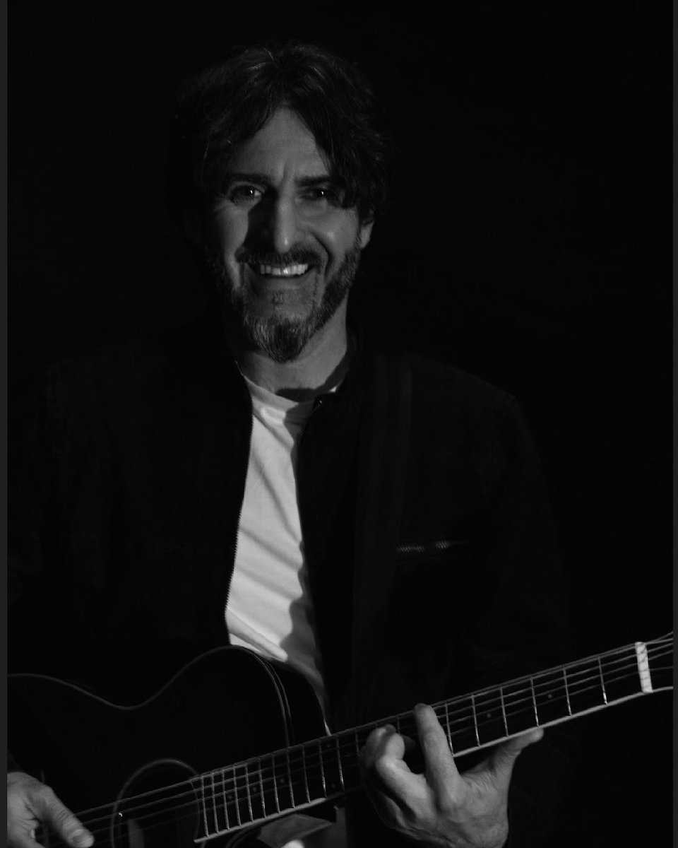 Per quanto possano apparire impossibili ci sono sogni che non puoi smettere di inseguire….. fanno parte del tuo vivere!
Pic. By @cristiannembo 
.
.
.
.
.
.
#musician 
#musically 
#lifestyle 
#lifeisgood 
#guitarcover 
#guitarporn 
#Follow4follow
#followforfollowback 
#follow