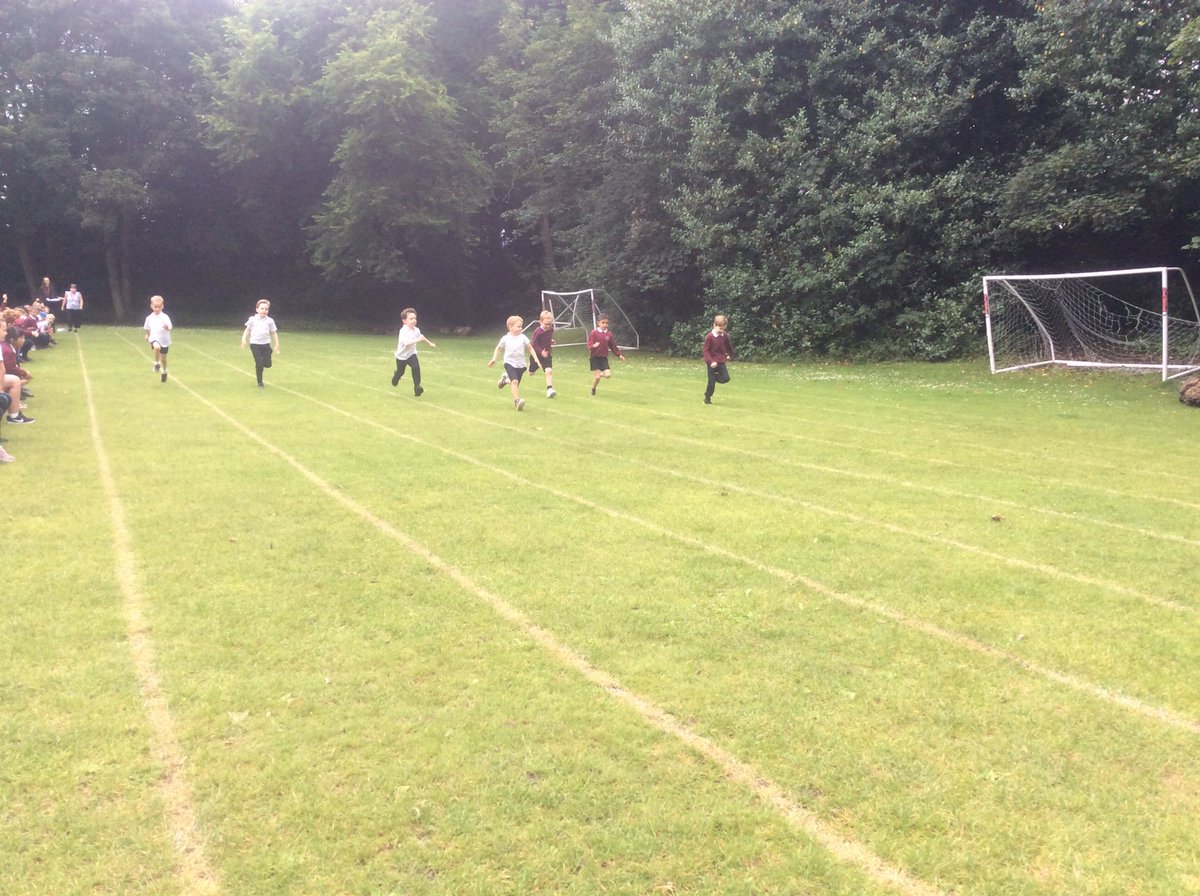 Class 1HR tweet media