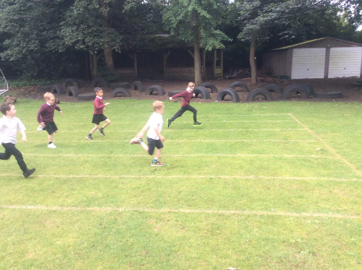 Class 1HR tweet media