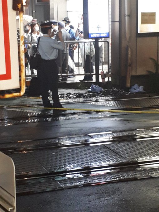 人身事故 東武東上線 東武練馬駅で人身事故発生 運転見合わせ 線路付近で所々に青いタオルがかけられている まとめダネ
