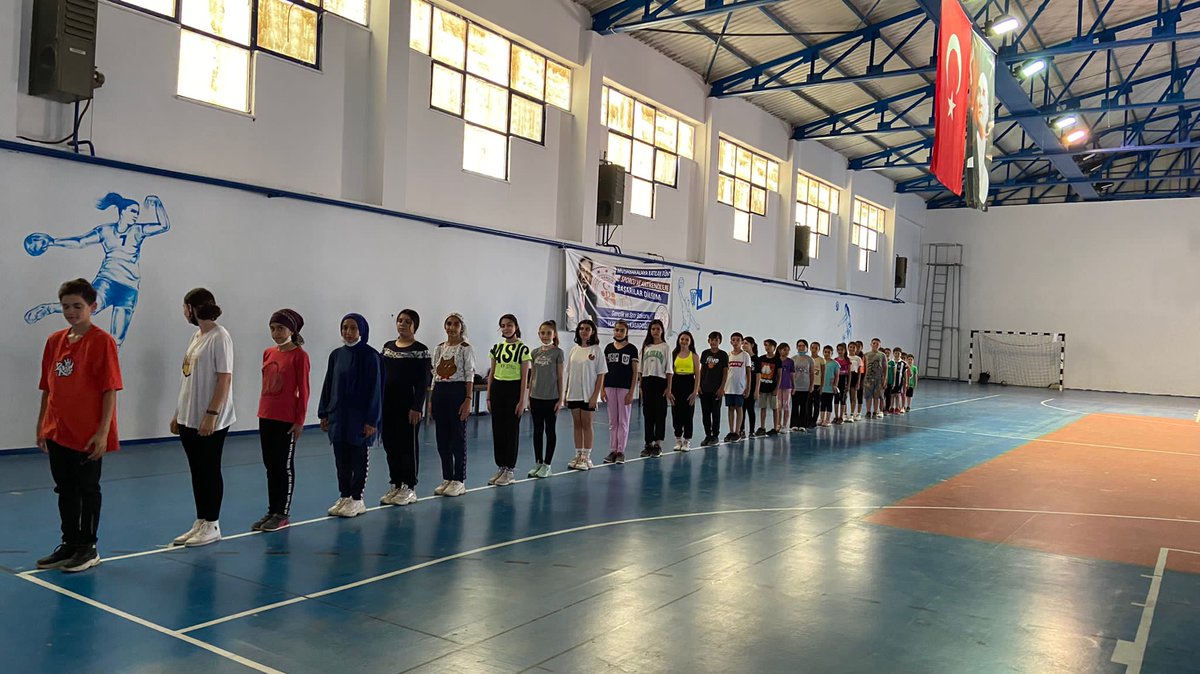 <a href="/SaraykoyBel/">T.C. Sarayköy Belediyesi</a> işbirliği, @ozbassaraykoy destekleriyle, Telafide  Ben de Varım kapsamında açtığımız Yaz sporları kurslarımız yoğun ilgi ile başladı.
"BU YAZ KURSLARIMIZA GİTMEYEN KALMASIN"
<a href="/bulent_akhan20/">Bülent AKHAN</a> 
@yavuzcaglar3 
<a href="/ekicis20/">Süleyman EKİCİ</a> 
@ozbassaraykoy 
<a href="/ybuyuk34/">Yusuf BÜYÜK</a> 
@hayatboyuailesi