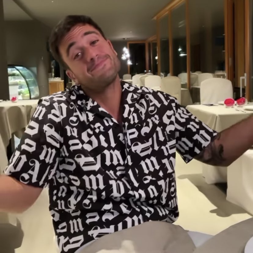 afiresign_'s tweet image. Mi spezza il fatto che ogni volta in cui cercano di denigrare Pier o sminuire uno dei suoi talenti, all’improvviso compaiono notizie come la partecipazione a programmi, radio o eventi importanti che mettono a tacere tutti e rendono noi orgogliosi/e. 

OPS✨
#prelemi