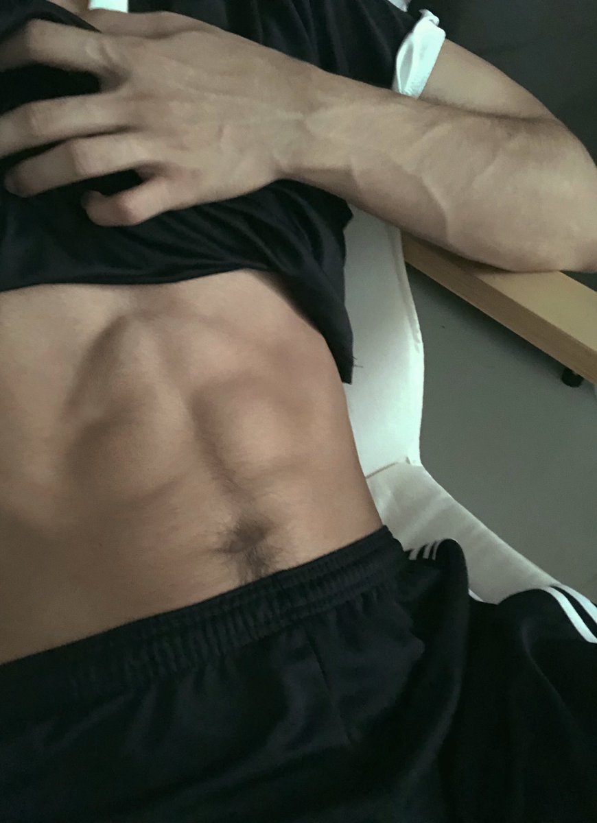 𝑷𝑩 tweet media