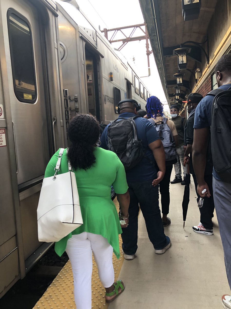 CTMMen's tweet image. Good morning @NJTRANSIT an everyday occurrence. Limiting the train doors that open and closing off the cars.