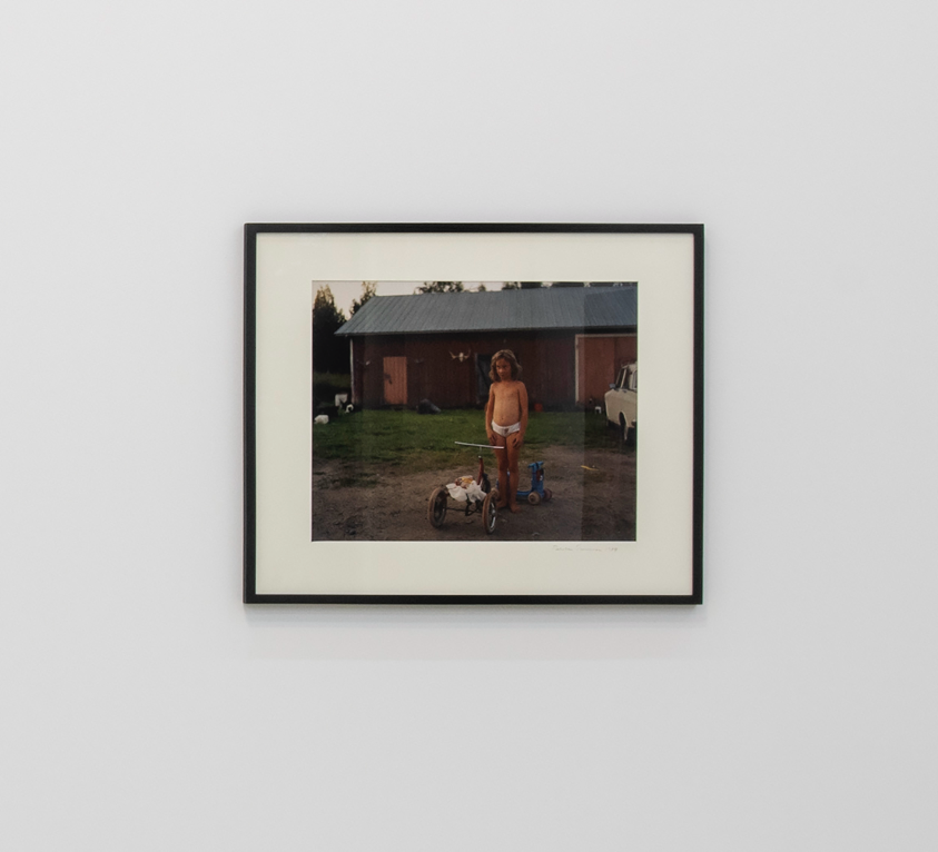 FracIdF's tweet photo. [le château] 🧐 3 œuvres, 3 Frac de l'expo #ChildrenPower À découvrir jusqu'au 18 juillet !
2 /3 Pekka Turunen, Saila Lyytikäinen, Kurikkavaara, 1989, collection @FracNC © Pekka Turunen https://t.co/cX5bUw4P9n