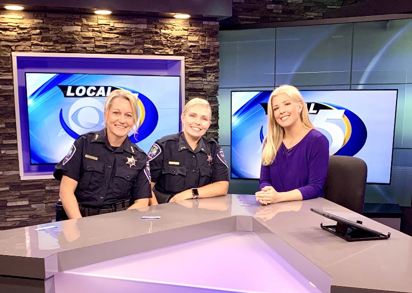 The ladies from <a href="/AppletonPD_WI/">Appleton Police</a> on the show this morning! We talked recruiting women to the force 💪🏻 <a href="/WFRVLocal5/">WFRV Local 5</a>