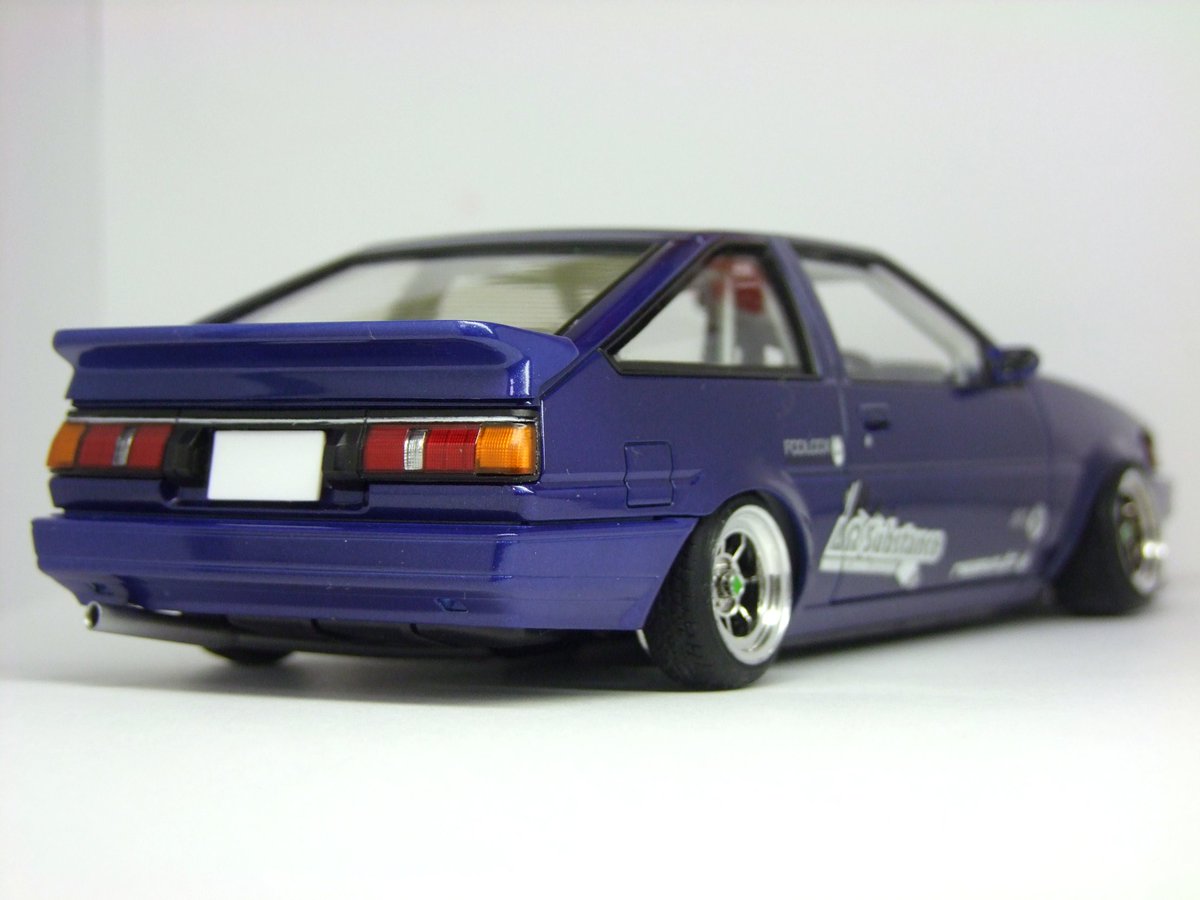14onChang's tweet photo. アオシマ AE86 レビン 完成しました！
・ガレージスリック製Fバンパー
・ファーストモールディング製ボンネット
・叩きだしフェンダー
・浅リムハヤシストリート
・グループAミラー
など、色々盛り込みました。

内装はドンガラベースに手を加えて、前期GTV内張りの横側だけ再現してます。

#桑原杯 https://t.co/ToN9k2MmA7