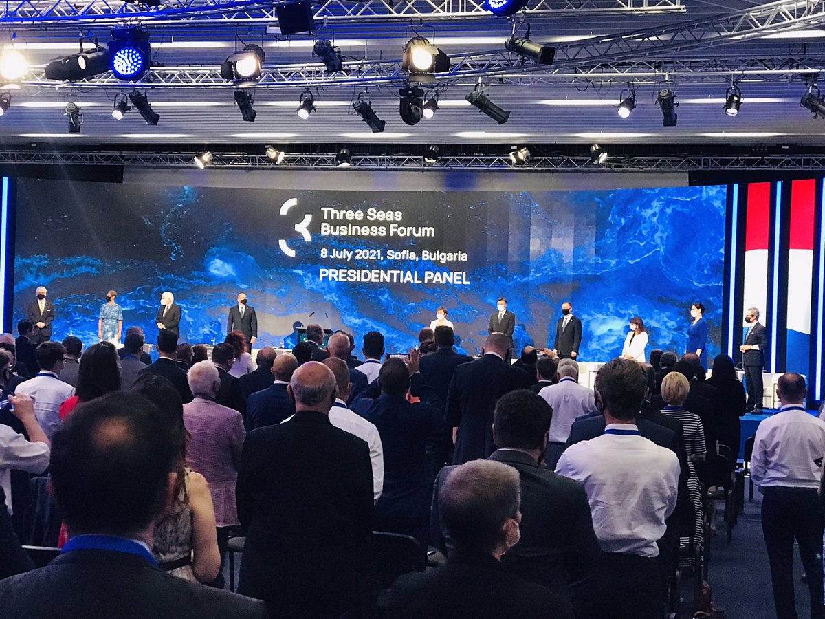 mrskrusteff's tweet photo. Official opening of the @ThreeSeasEU summit and #business forum in #Sofia today #3SI https://t.co/jQ17oApzA2
