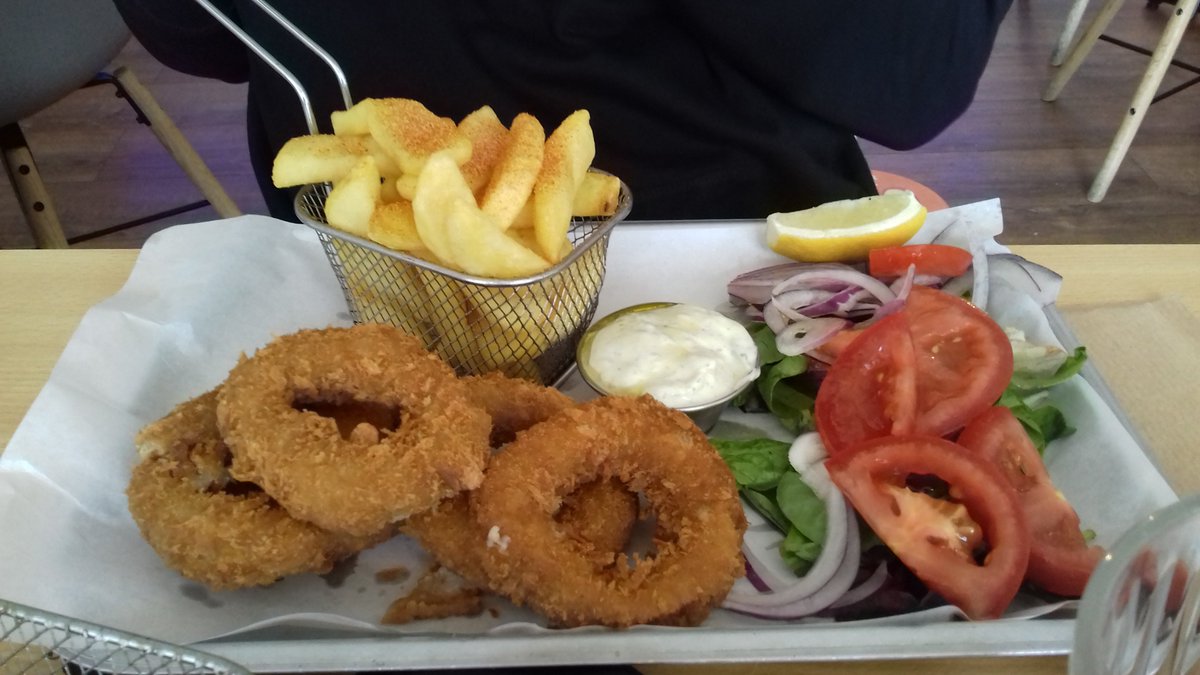 AnnieBannister's tweet image. So wonderful to be back in one of my favourite places - 'The Olive' cafe. Imensely glad to see  it packed out &amp;amp; surviving Lockdown.
#Hummous #Calamari #HalloumiFries