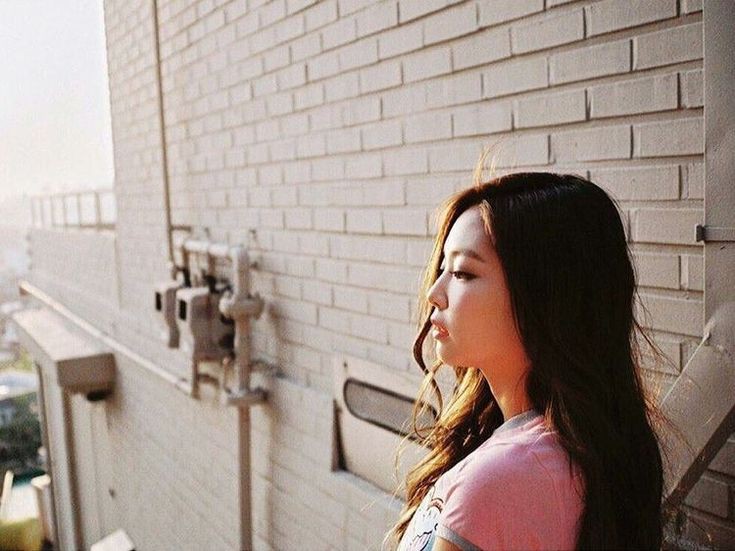 Peran ku sebagai payung telah selesai badai mu telah usai, hujan mu mulai reda dan melangi mu sudah datang.
.
.
.
.
#roleplayer #roleplayerindonesia #roleplayerindo #roleplayerkpop