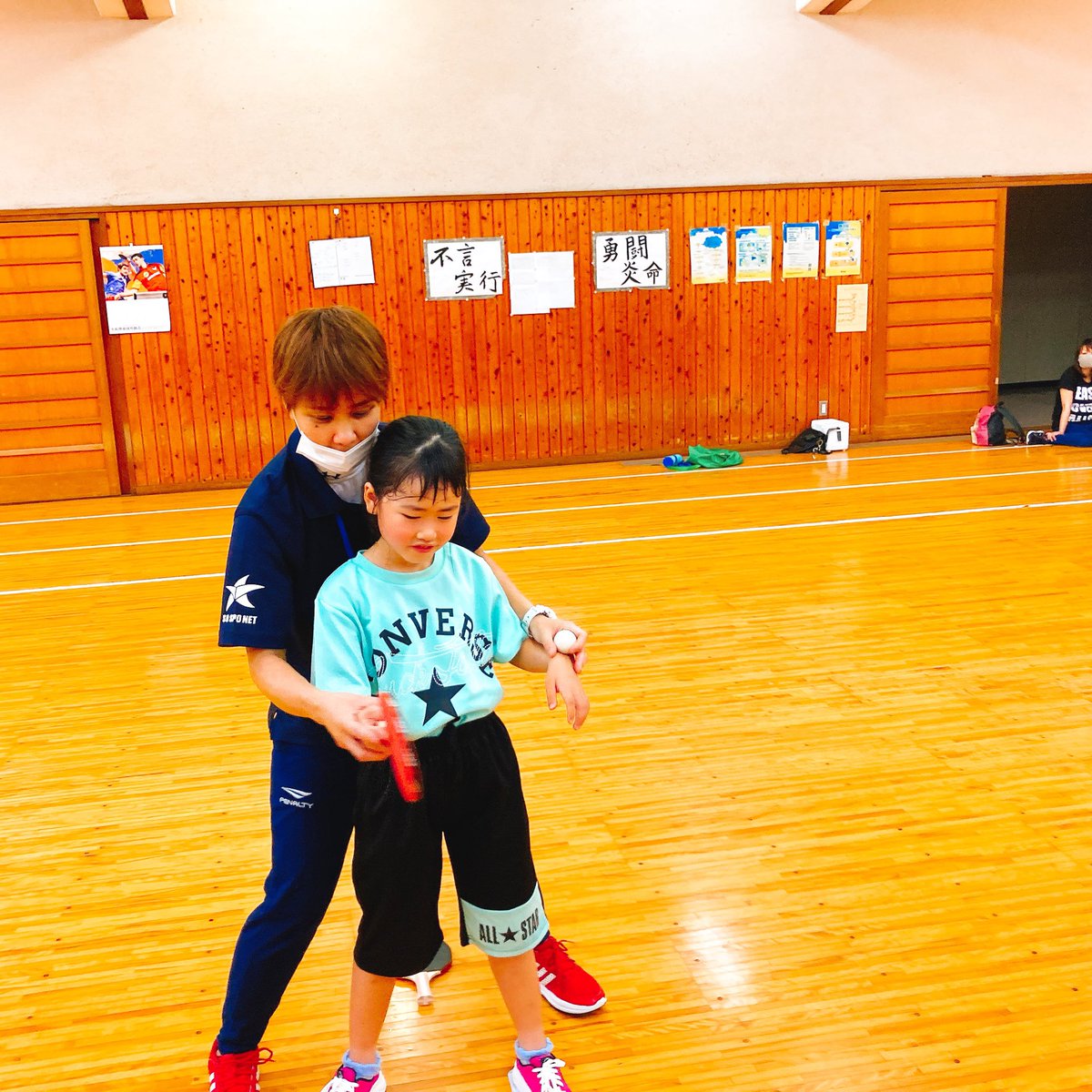 sosponet's tweet photo. 7月7日に行われた「ちびっ子いろいろスポーツ教室」の様子です！
今回の教室は卓球でした！🏓

まず、ラケットに慣れるためにピンポン玉でリフティング等をし、そして打ちやすいフォームを学び、しっかりと打つ練習をしました！

#総社#ちびスポ#総スポねっと#ちびっ子いろいろスポーツ教室#運動教室 https://t.co/yb3r44LLz9