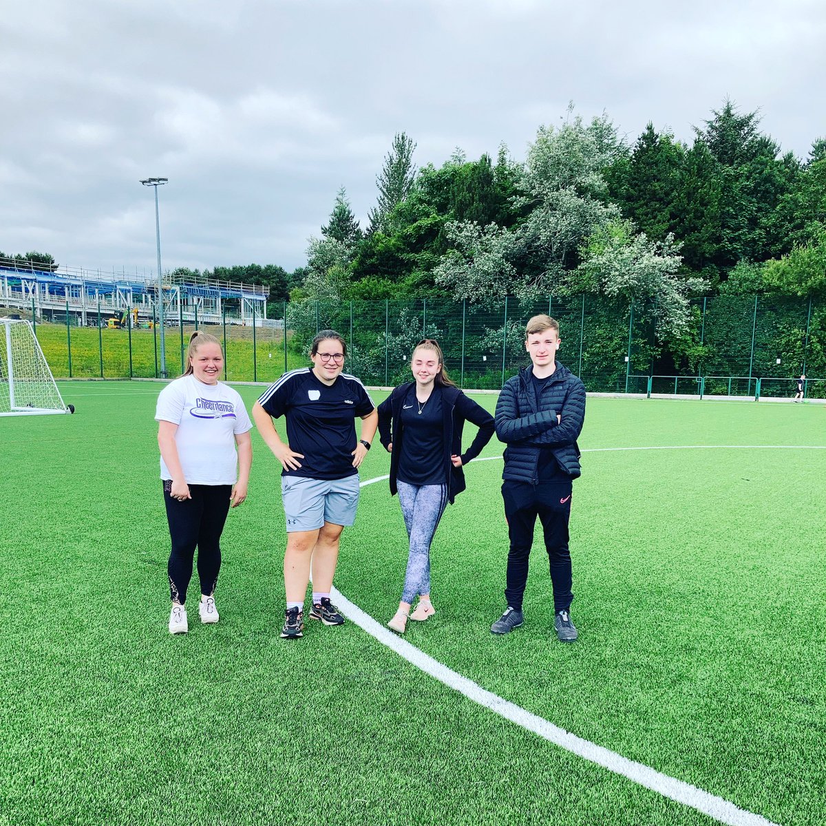 Get into Summer ☀️🙌🏼 @ActiveWL @sportscotland 

Fantastic group of volunteers @JamesYoungHS Active Fun, Active Feet holiday programme ⚽️🏀🎾

#friendshipinsport #rolemodels #youngambassadors #coachacademy