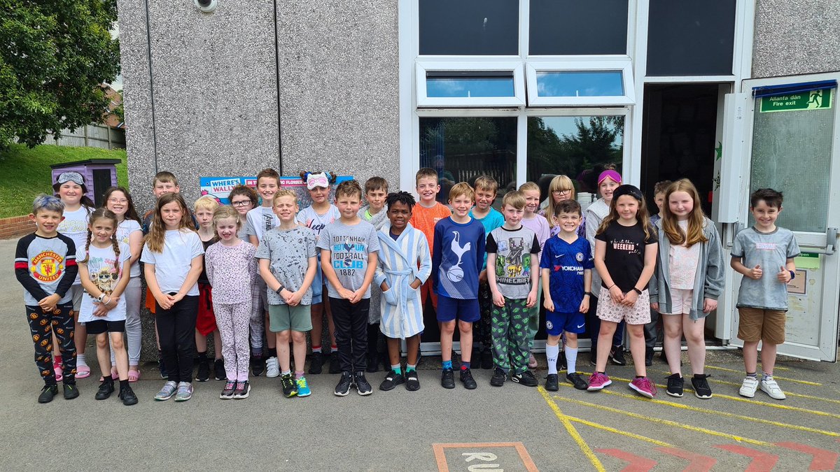 PenllergaerP's tweet image. Year 4B are having a very enjoyable &apos;upside-down&apos; day! #PPSPV @penl34