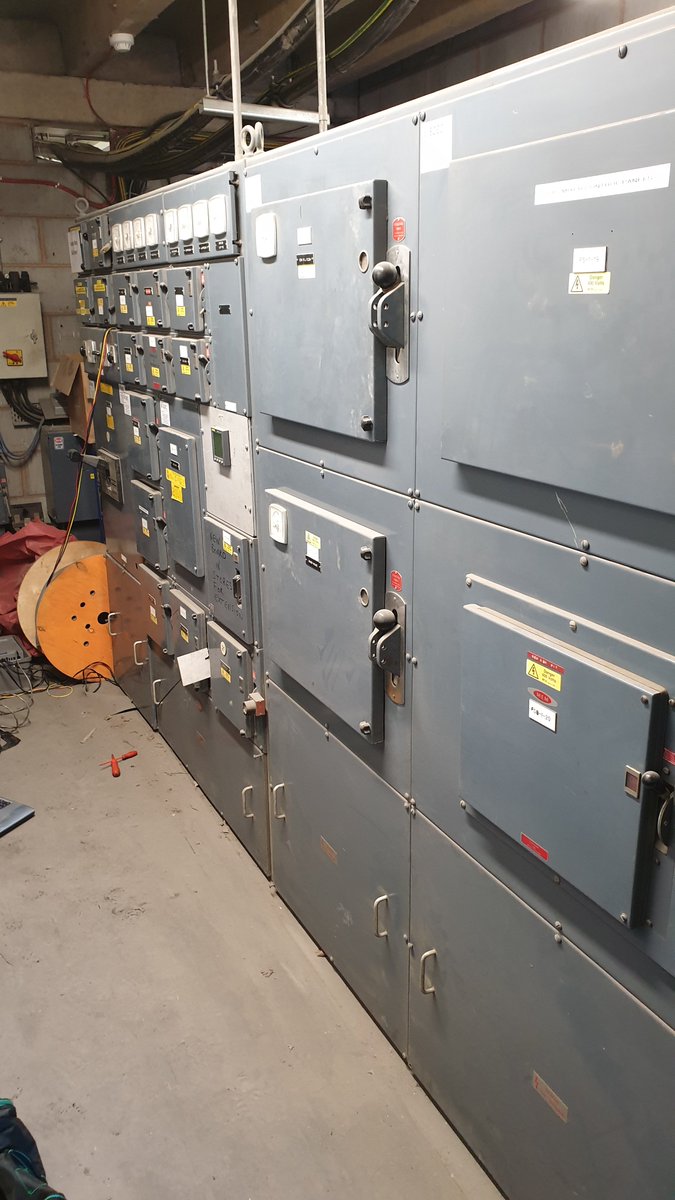 Cetronic_Power's tweet photo. Power disturbance and harmonic survey on this switchboard revealed high 5th harmonic currents due to the load consisting of variable speed drives (VSD) https://t.co/RIIDGZR8JL