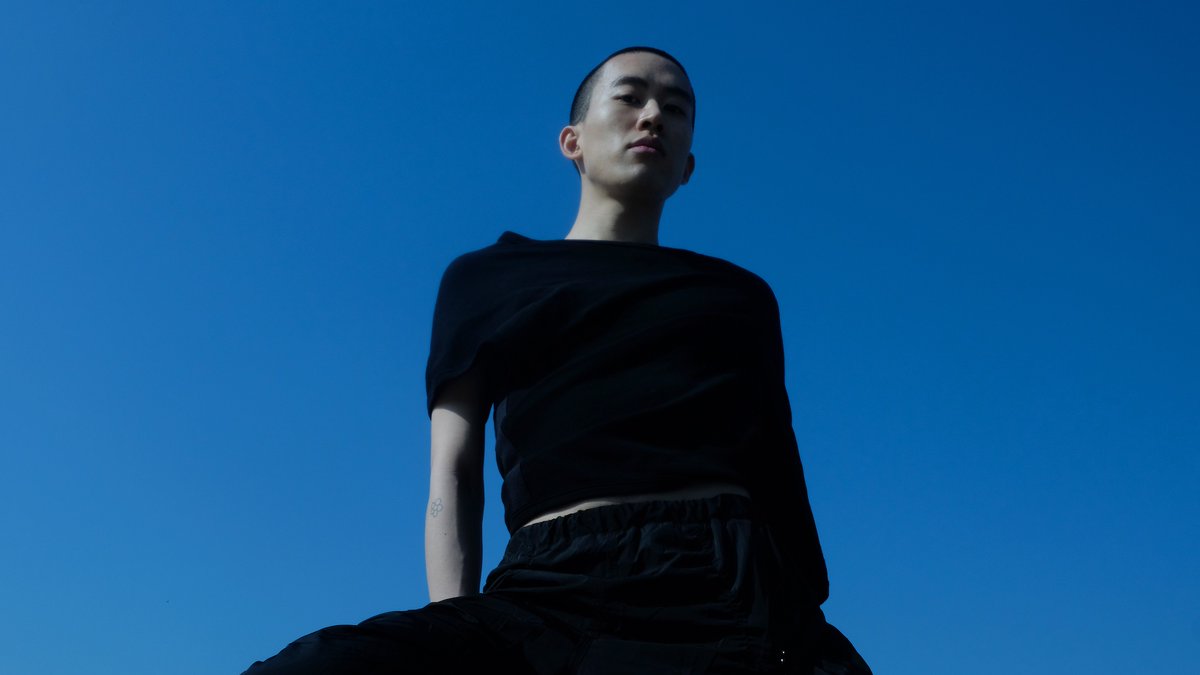 selftitledmag's tweet photo. Our latest #needleexchangemix is a Korean folk x club music session in the spirit of @6_e_l_a's new @EditionsApp tape, featuring @joseph_kamaru, @yannnovak, @vantzouchrist, @RomeoPoirier, @LoJamMusic, @ladygaga, and more: https://t.co/bZrnQDH4WZ https://t.co/RI8UEJFwIt