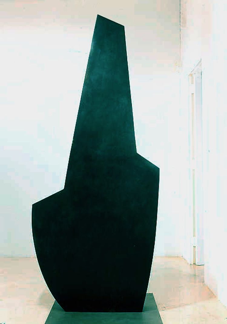 ImmaViewpoints's tweet image. Can you guess which of these artworks this response was given for?

&quot;I would love the jokey fun of it. The idea that no matter how much you walk around it you can’t see the face like he’s always turning away from you.&quot;