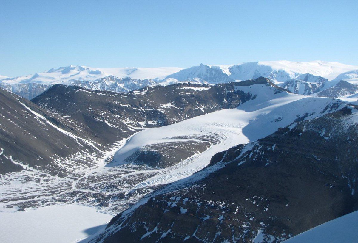 geographysw_'s tweet photo. Fantastic Antarctica StoryMaps for Key Stage 3 . . . check out these awesome new resources @AntarcticGlaciers
https://t.co/yJFi6nHtDm and support the authors by providing  feedback at 
https://t.co/TMiPbrDKOz. https://t.co/gs4ePeStwC