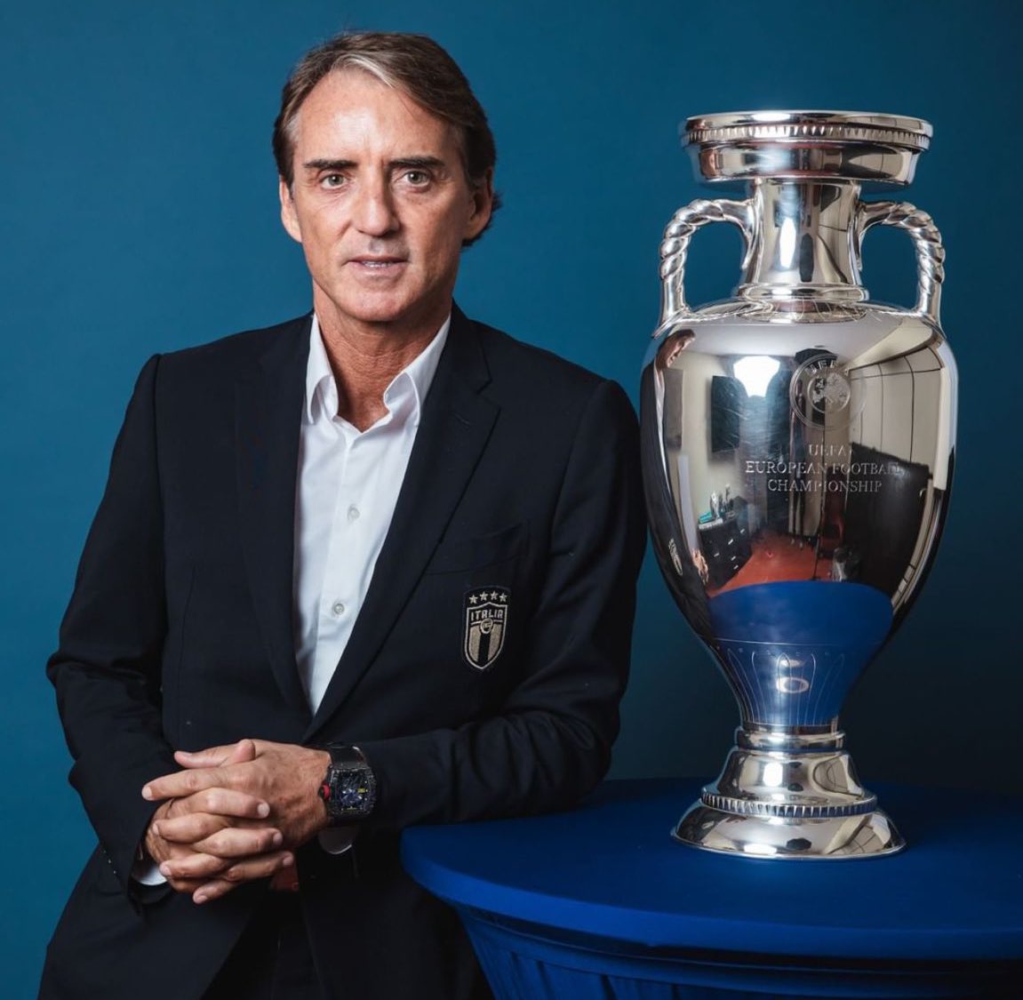 IFTVofficial's tweet photo. The don with the prize. Calcio’s coming home. 🇮🇹🏆

📸 @EURO2020 https://t.co/pA31Xm8WEK