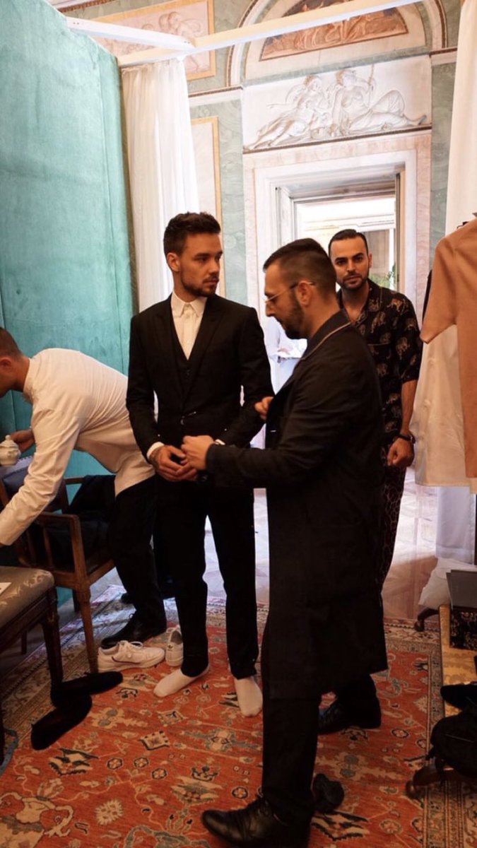 qgpaynebra's tweet photo. 📷 - Há 3 anos atrás, Liam Payne postava esses stories mostando um pouco do backstage para sua apresentação na #DGLovesComo https://t.co/Fcg8Q1Ivo2