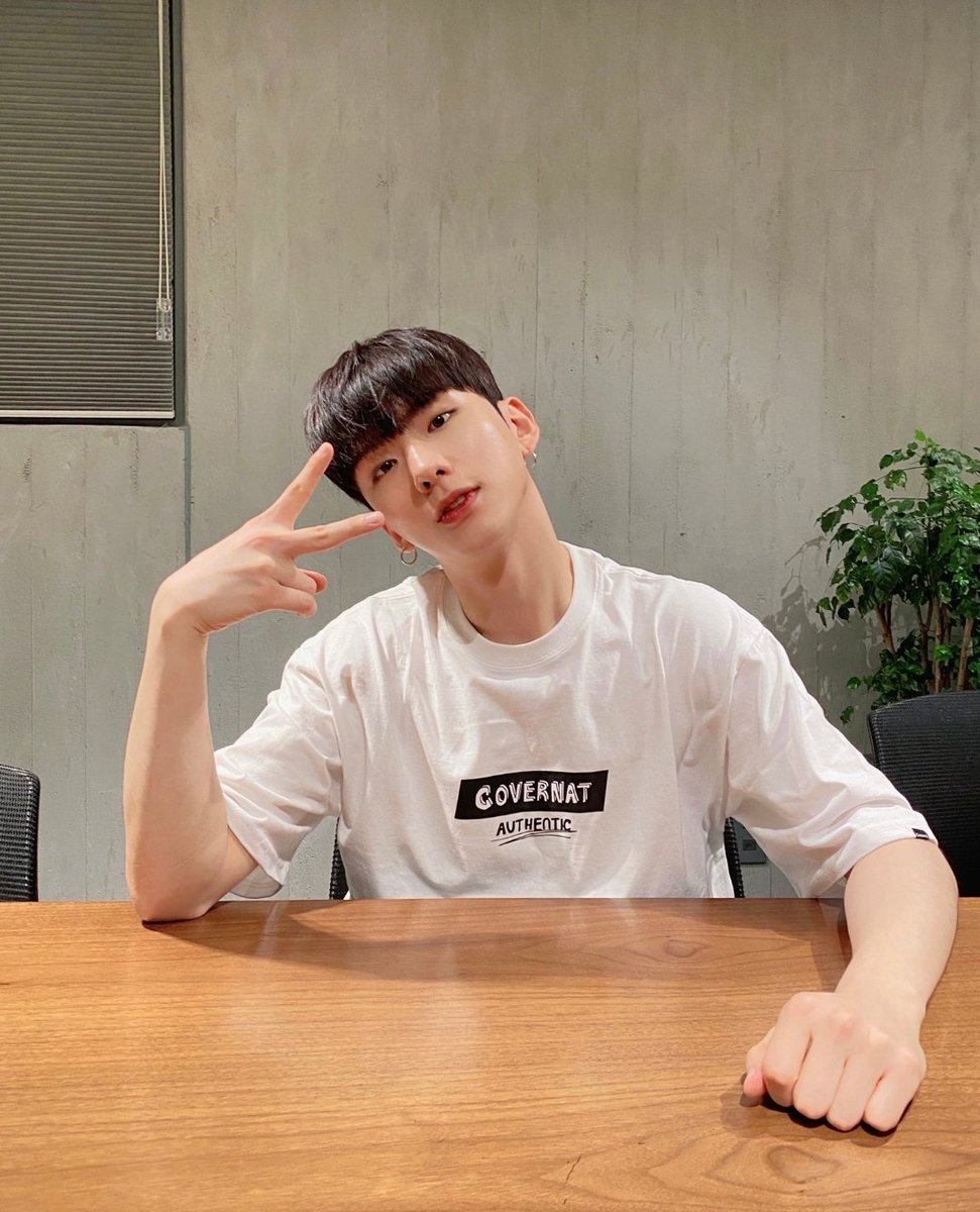 MXMONBEBEISRAEL's tweet photo. @OfficialMonstaX Thank you for the live🙏👑
 i had so much fun to watch🥰 
I love you so much🤍🖤💋
 you're so beautiful as always🤍🖤😍 
I'm so glad to be your monbebe🤍🖤🥰 
Sleep well🤍🖤💋
 and have a good dreams🥰 
#MOBSTAX #KIHYUN #VLIVE 
@OfficialMonstaX https://t.co/wK5IUS4dRy