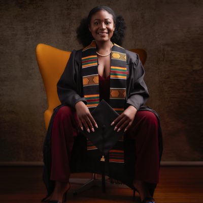 AmberRockson's tweet photo. #NewProfilePic from the grad shoot 🥵 https://t.co/pfOCBoovs8
