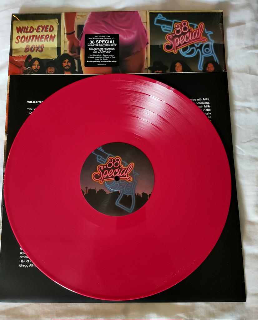 redguitarmusic's tweet photo. Upcoming #colouredvinyl #reissues from #southernrock act 38 Special via @SnakefarmRecs #ReSkinned due July 30th https://t.co/fkZmpTq80n https://t.co/we2xe7z2aa