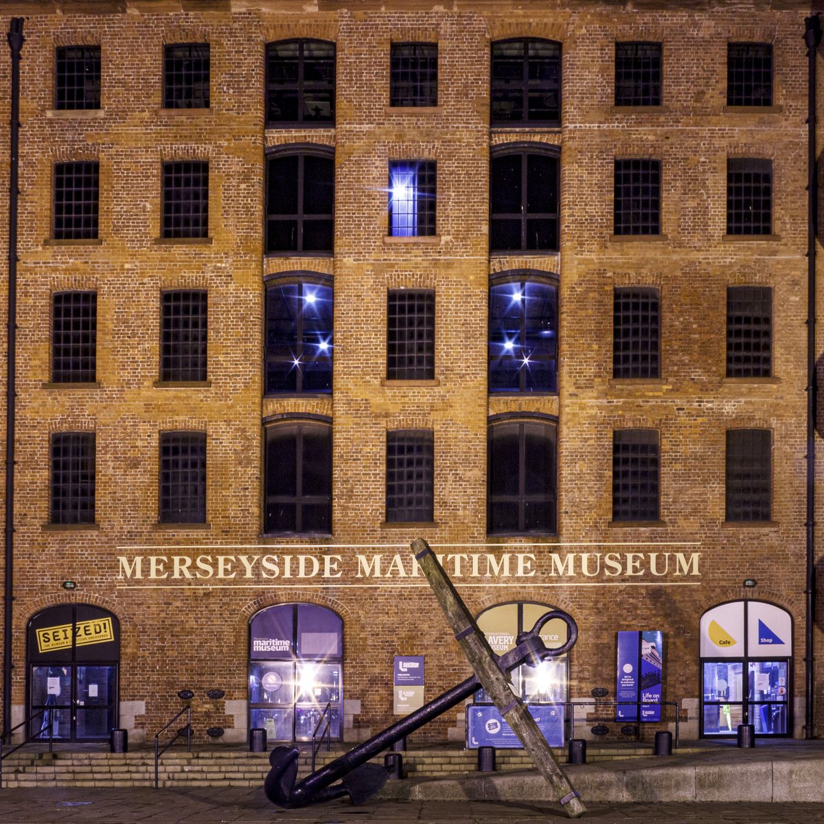 anagoge's tweet photo. Merseyside Maritime Museum. Its collection began in 1862. The museum is now the 19th most visited museum in the UK and the most visited in Liverpool.

#cityofliverpool #liverpool #liverpoolcity #liverpoolbusiness #albertdock #albertdockliverpool #nightphotography #maritimemuseum https://t.co/4LOxYtU6js