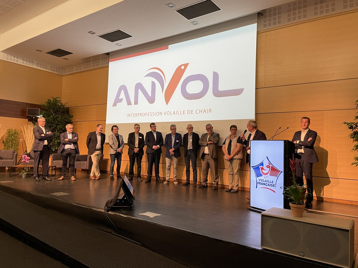 Plus de plein air, une montée en gamme de la #volaille  standard, la production de volaille de chair est en pleine évolution. Le nouveau bureau d’Anvol tout juste élu va devoir travailler à une juste rémunération de ces  modes de production.