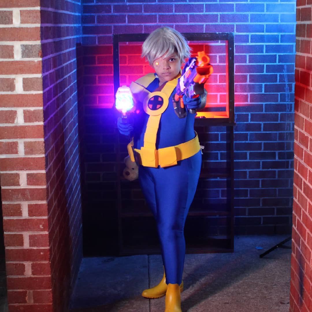 Cosplay_YourWay's tweet photo. @Cosplay_YourWay with @VioletteVerse as #Cable 

Use YOUR voice, express YOUR style, do it YOUR way 

#CosplayYourWay #cosplay #cosplayer #NerdySexyCool #Cospositive #diversity #violetteversecosplay #antibullying #cosplayforsmiles #cablecosplay #xmencosplay #marvel #comics https://t.co/vdKgmNGC2i