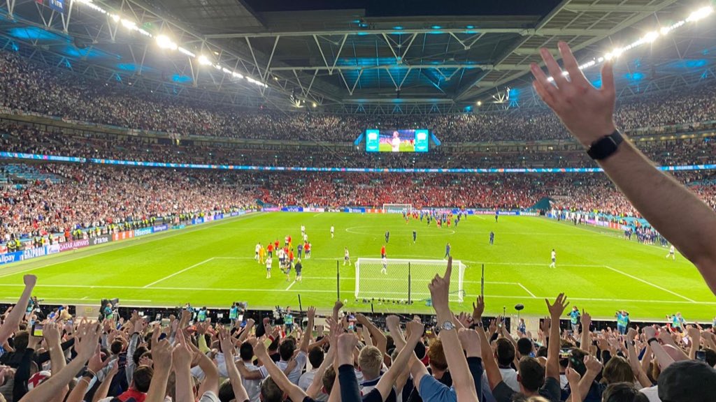 FansEurope's tweet photo. 🏟 2️⃣ games, 2️⃣4️⃣0️⃣ minutes, &amp; 1️⃣ penalty shootout. 

📸 Browse our #fansembassies photo gallery from the #euro2020 semi-finals: https://t.co/vwApwQvdon https://t.co/n6Mp5LW7wR
