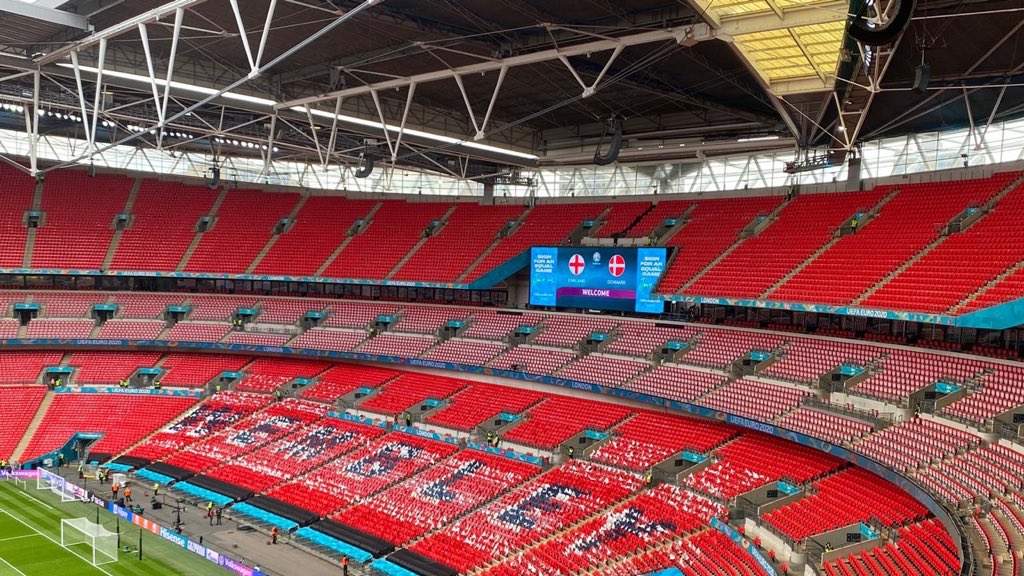 FansEurope's tweet photo. 🏟 2️⃣ games, 2️⃣4️⃣0️⃣ minutes, &amp; 1️⃣ penalty shootout. 

📸 Browse our #fansembassies photo gallery from the #euro2020 semi-finals: https://t.co/vwApwQvdon https://t.co/n6Mp5LW7wR