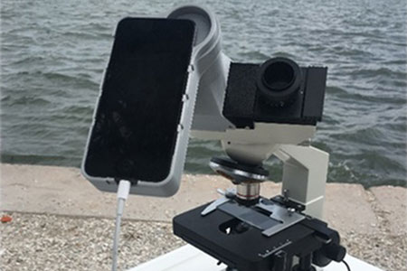🔬The HABscope, developed by NOAA with funding from NASA, consists of a #microscope with an iPod attached, embedded with artificially intelligent software to identify the swimming pattern of the #phytoplankton Karenia. 🌊 @nuigalway #Marine #Algalbloom bit.ly/2Uu81Di