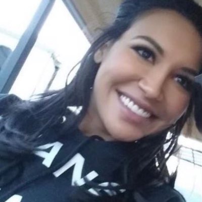 tayselgom's tweet photo. one year without you, beautiful angel. thank you for all you’ve done for me and people everywhere. you touched so many hearts and you didn’t even know it. i love you and miss you each and everyday. rest easy, nay❤️ https://t.co/pfTk5ikGGf