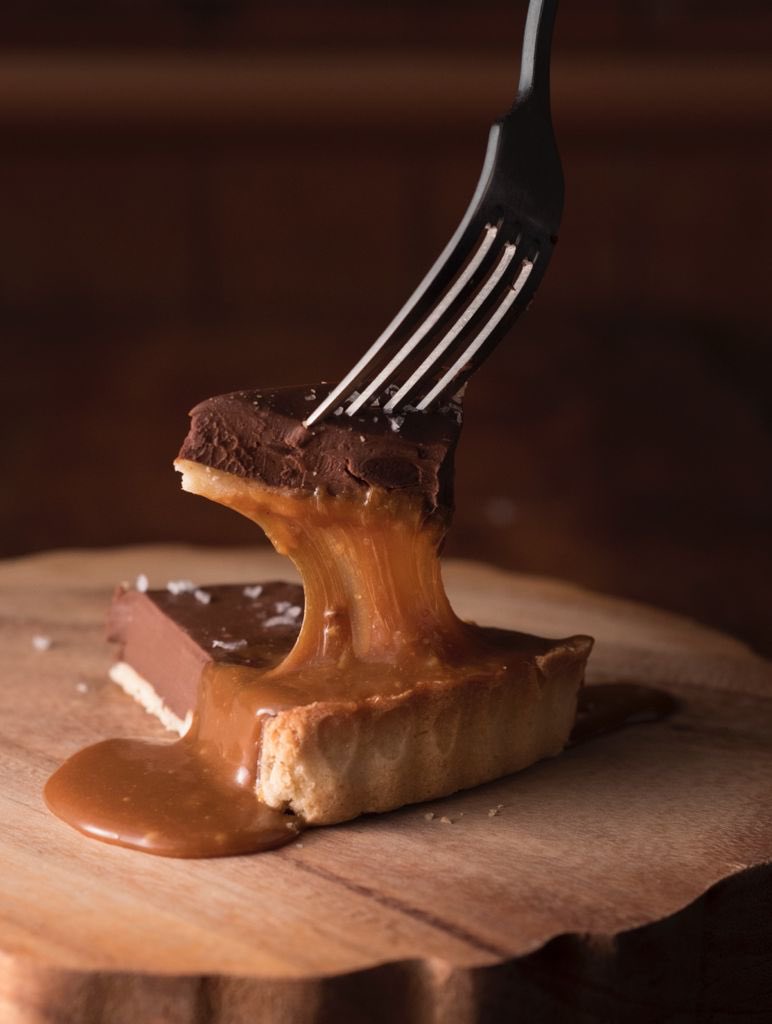 Ayer fue el día mundial del cacao, aquí les dejo esta tarta de chocolate, hecha con el mejor cacao criollo de Tabasco, caramelo y sal maldon de @BonitoPopFood