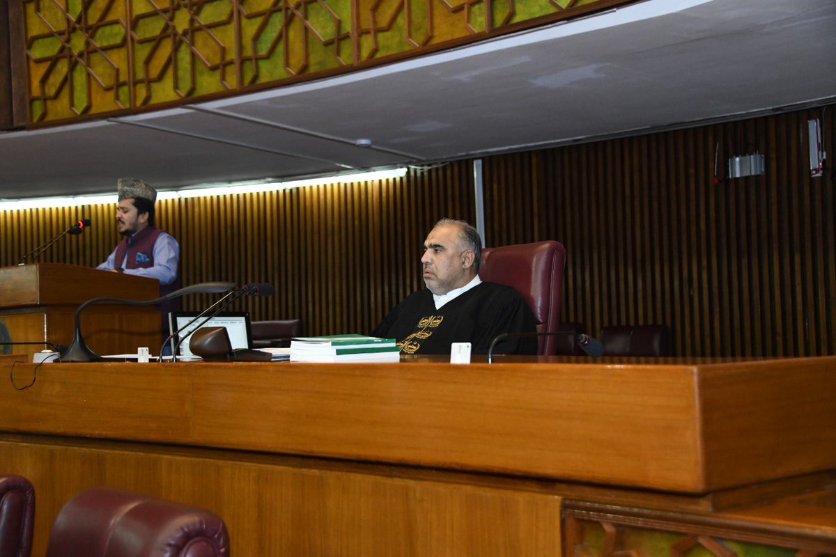 NAofPakistan's tweet photo. Sitting of the National Assembly has been adjourned to meet again on Friday, the 9th July, 2021 at 11:00 a.m.
@RadioPakistan @PTVNewsOfficial @demp_gov @AsadQaiserPTI https://t.co/0tId2AtkS9