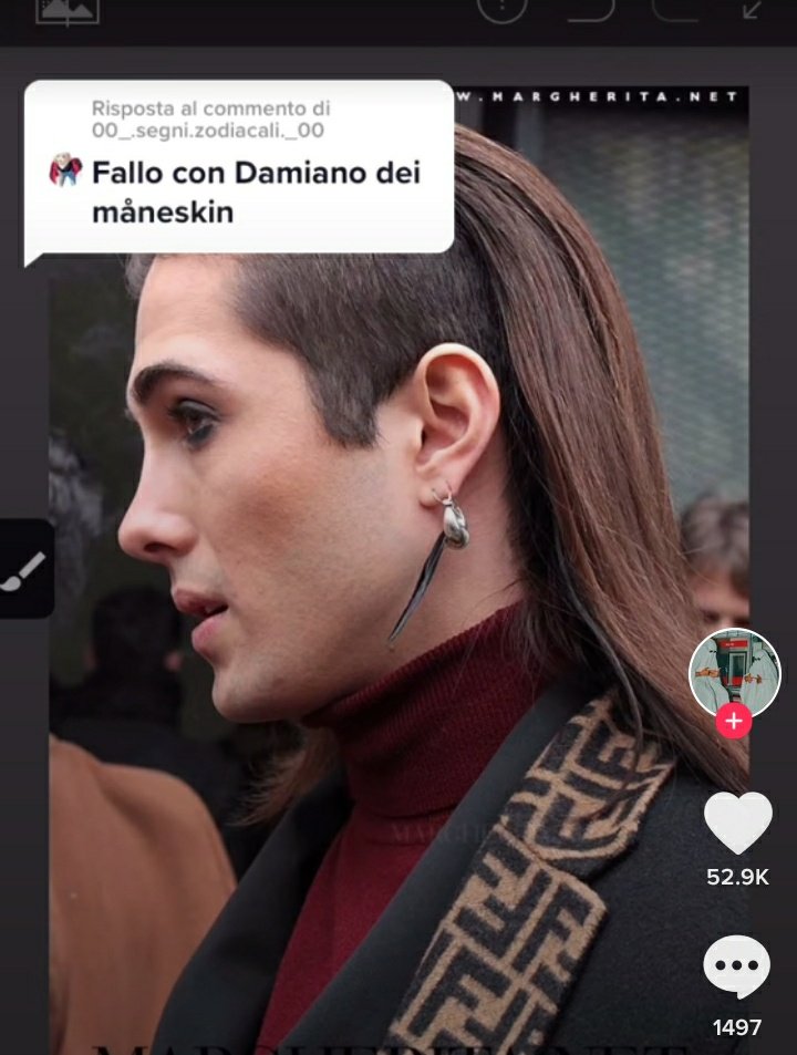 micdoingthings's tweet image. col naso photoshoppato così ci sta veramente male