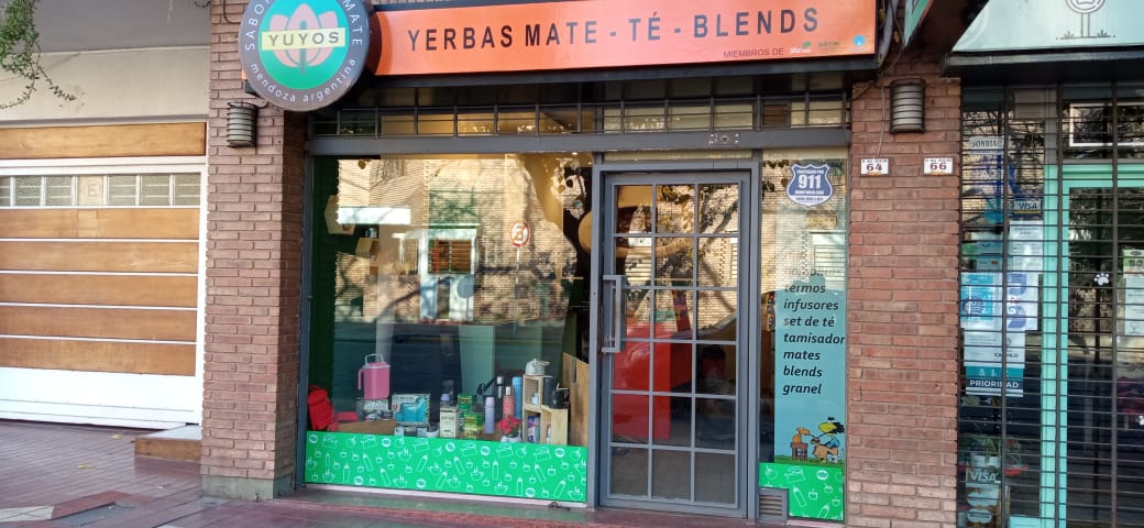 Más allá de las dificultades que se viven.. la ARYM <a href="/RutaYerbaMate/">Ruta de la Yerba Mate</a> a puro trabajo, en pos del bienestar colectivo.. en esta ocasión, presentamos al nuevo socio: "Yuyos-Sabores de mi mate" de #Mendoza-RYM-#Argentina. Mirá la nota y enterate de que se trata:
noticiasdelaruta.blogspot.com/2021/07/abrio-…