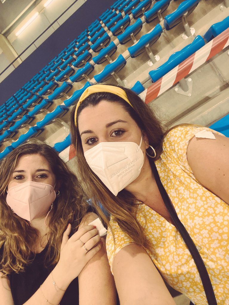 Laquelbc's tweet photo. ¡¡HA PASADO!!
Moderna como la vida misma y como yo.
Momento inmortalizado, que las cosas importantes hay que tenerlas guardadas.

@CoronaVid19 , ¡¡vamos ahuecando!! https://t.co/ttMWTNaKP9