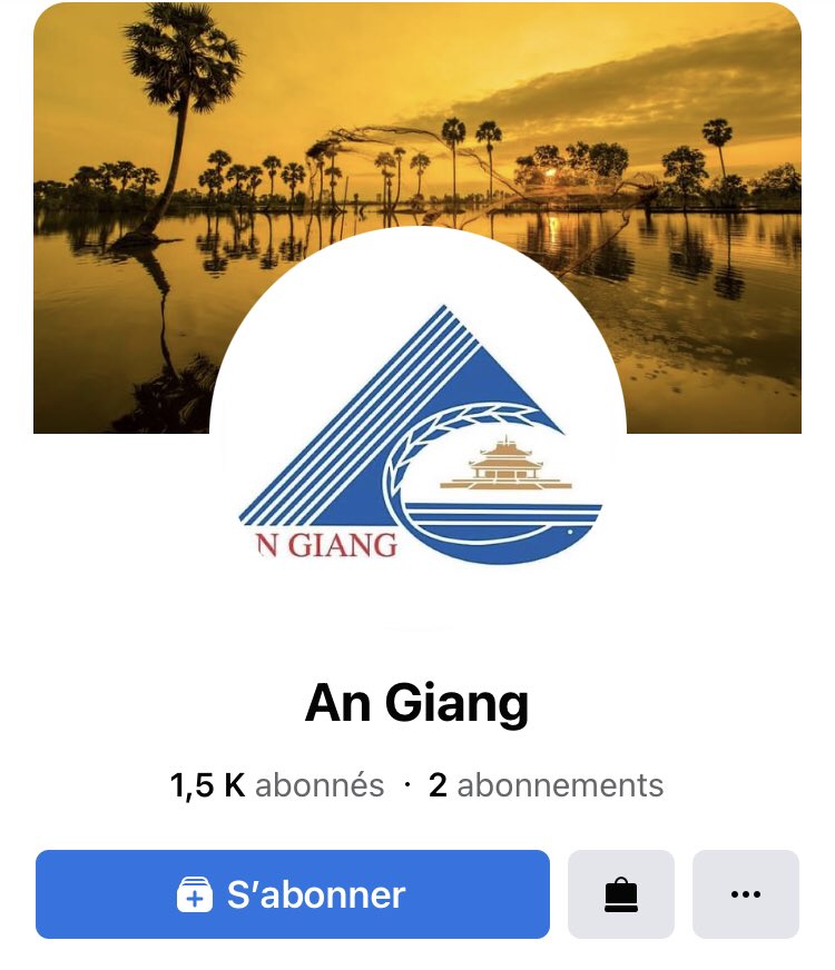 Merci pour tout ceux qui me préviennent : mon ancienne page facebook est devenue la page d’un port au Vietnam visiblement ! Je suis au courant et je ne peux rien faire, je ne suis plus sur facebook depuis un piratage il y a quelques mois et ça me va très bien !
