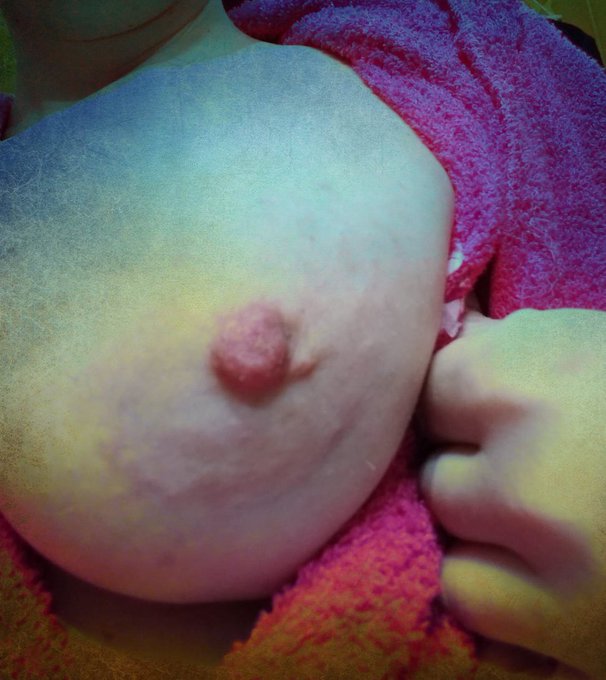 Anche se non ve la meritate perch&eacute; non siamo arrivati ai rt mi sento buona e vi faccio un regalo 😘 https://t<a href="/tag/sex"class="tags"><span>#sex</span></a><a href="/tag/couple"class="tags"><span>#couple</span></a><a href="/tag/nude"class="tags"><span>#nude</span></a><a href="/tag/boobs"class="tags"><span>#boobs</span></a>