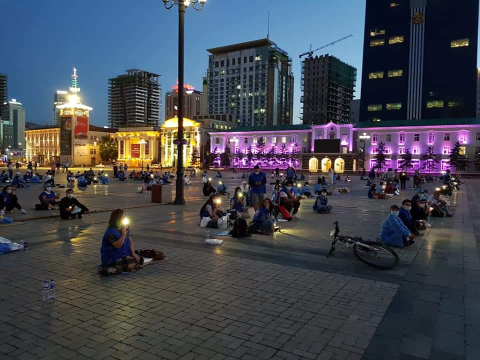 Шаардлагаа хүлээсээр сууна. Хэлэлцээрт төлөөлөгчид явсан. 
2021.07.06,      23.00