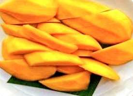 Is it only me or nobody can resist eating mangoes?

I can eat 6 mangoes at a time. 
How many can you eat?

#mangolust #KingofFruits