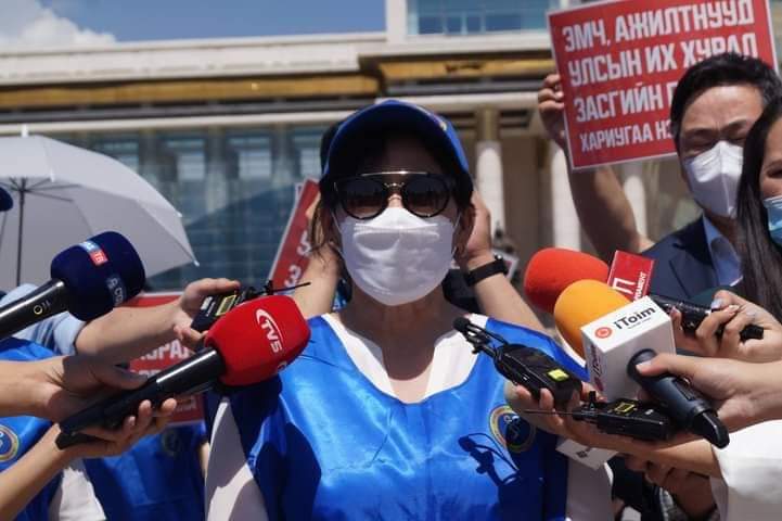 2020-2021 оны хамт(тариф)-ын нэмэлт хэлэлцээрт ЭМ-ийн ажилтнуудын үндсэн цалинг 2021.07.01-ний өдрөөс тооцон 2 дахин нэмэгдүүлэх заалт 7 дугаар сарын цалин бодолтод хэрэгжих эсэхээс хамаарч цаашид хамтын маргаан үүсгэх асуудлаа шийднэ.
МЭМАҮЭ-ийн холбоо
ТҮР ХОРОО
2021.07.08