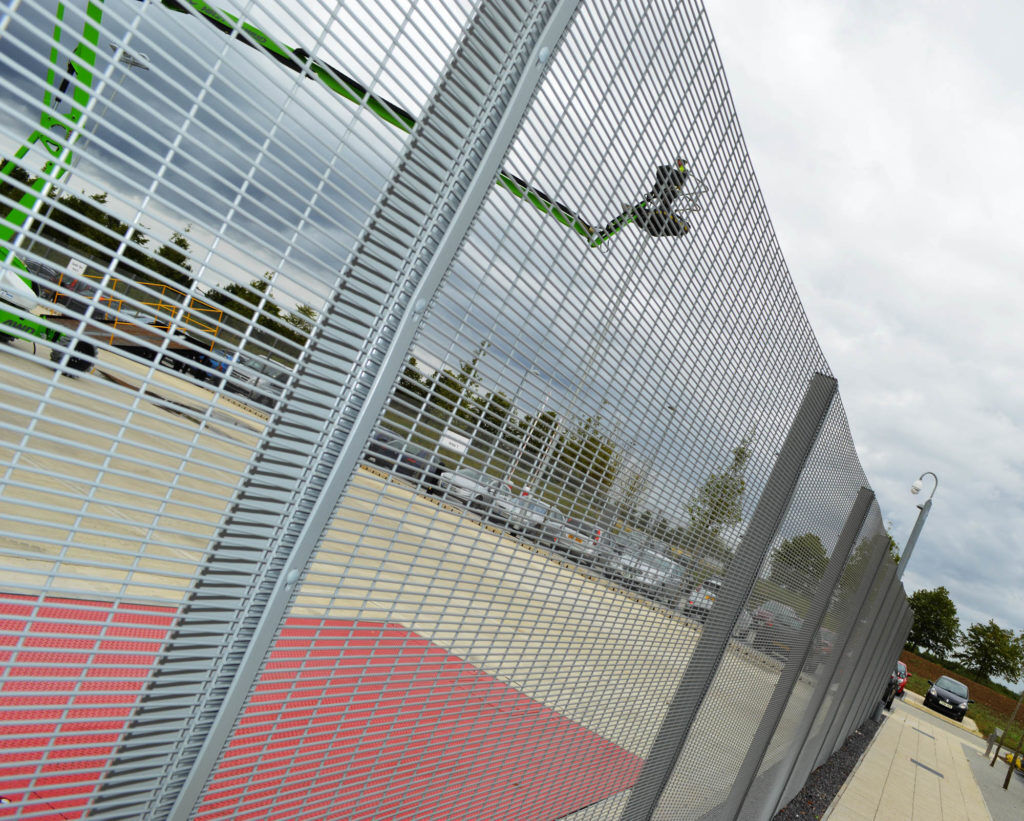 CLD_Fencing's tweet photo. We love seeing our fencing systems installed and working to protect sites! 

Securus-Lite: https://t.co/pr1Y1gzIgX

#physicalsecurity #securitynews #project #protection #siteprotection #sitesecurity #sitesafety #fencing #fencingsystems https://t.co/zdUYBWRzRc