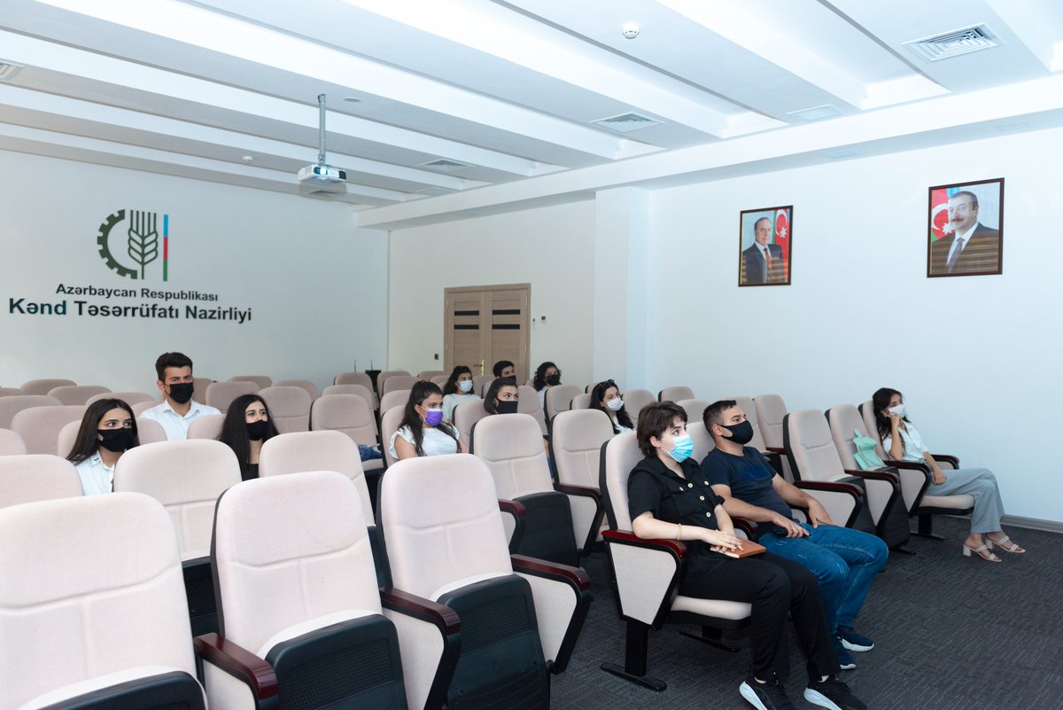 2 aylıq fəaliyyəti sona çatdıran Aqrar İnkişaf Könüllüləri fərdi hazırladıqları layihələri təqdim ediblər.

Daha ətraflı: facebook.com/28621175192923…

#AİK #agrovolunteers