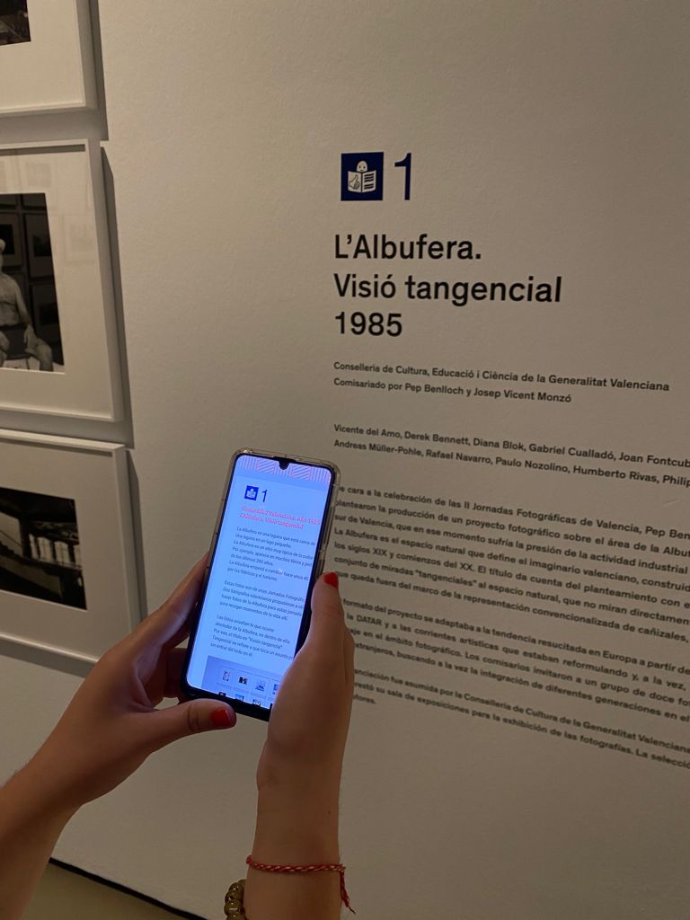 museoico's tweet photo. Ya está disponible el folleto de la #exposición 'En España. Fotografía, encargos, territorios, 1983-2009’ adaptado a #LecturaFácil, así como la señalética en sala en el #MuseoICO. Gracias, @PlenaMadrid #accesibilidadcognitiva #culturaparatodas #inclusión 👉https://t.co/A9pk7S1P7Q https://t.co/nhcaGfkeH1