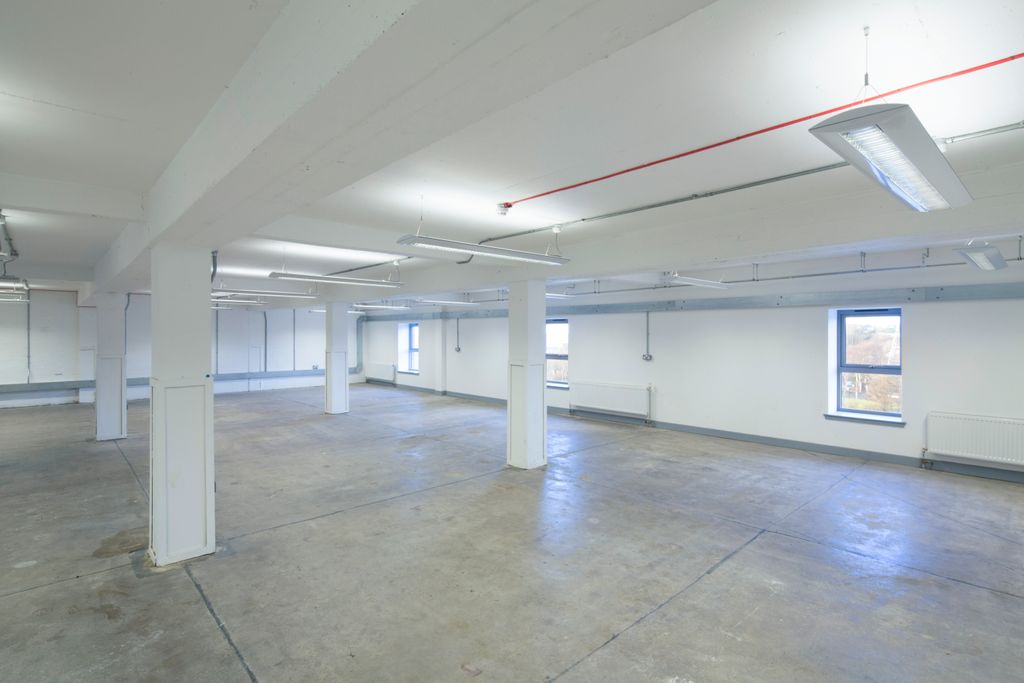 WhiskyBond's tweet image. Thinking about hiring a studio for your burgeoning creative business? Our versatile spaces in a range of sizes offer production, office, workshop, meeting and storage space which you can decorate to truly make your own. Email hello@thewhiskybond.co.uk to see for yourself.