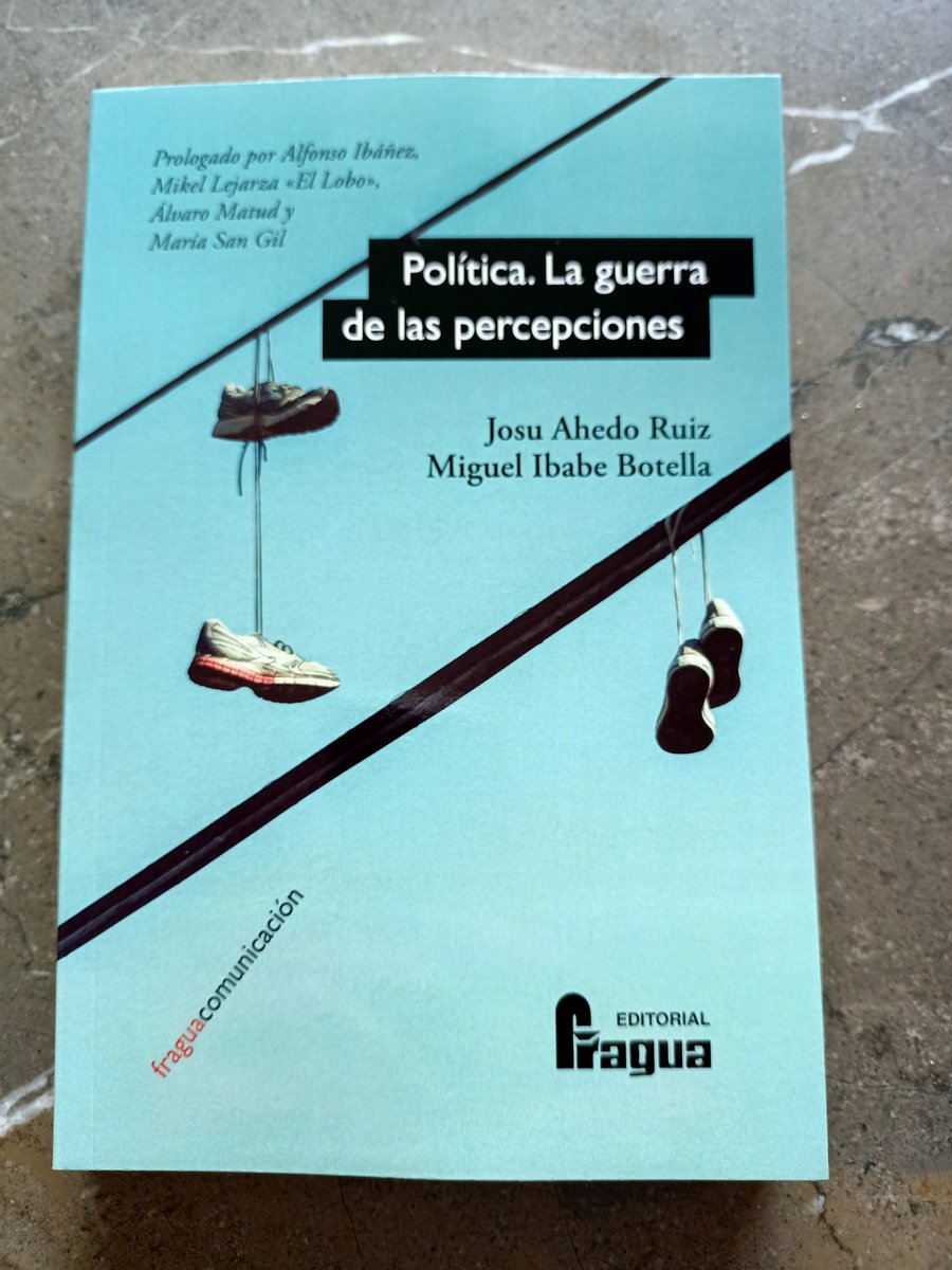 josuahedoruiz's tweet photo. Ayer, 7 de julio, día de San Fermín, se publicó el libro Política. La guerra de percepciones en la editorial Fragua.  Es un libro muy agradable de leer y que los apasionados de la comunicación y de la política disfrutarán. Gracias a Miguel Ibabe por compartir este proyecto. https://t.co/xlQUbNE6aE
