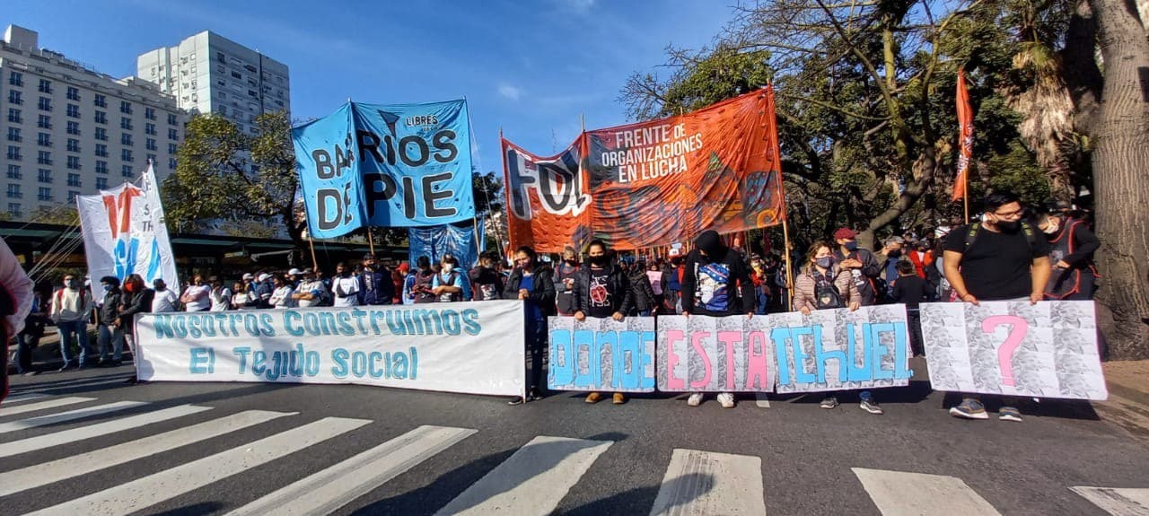 Organizaciones sociales cortaron la 9 de Julio con reclamos al Gobierno y amagaron con un acampe